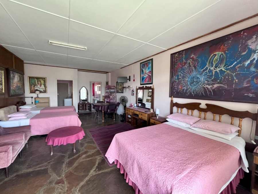 9 Bedroom Property for Sale in Generaal De Wet Free State